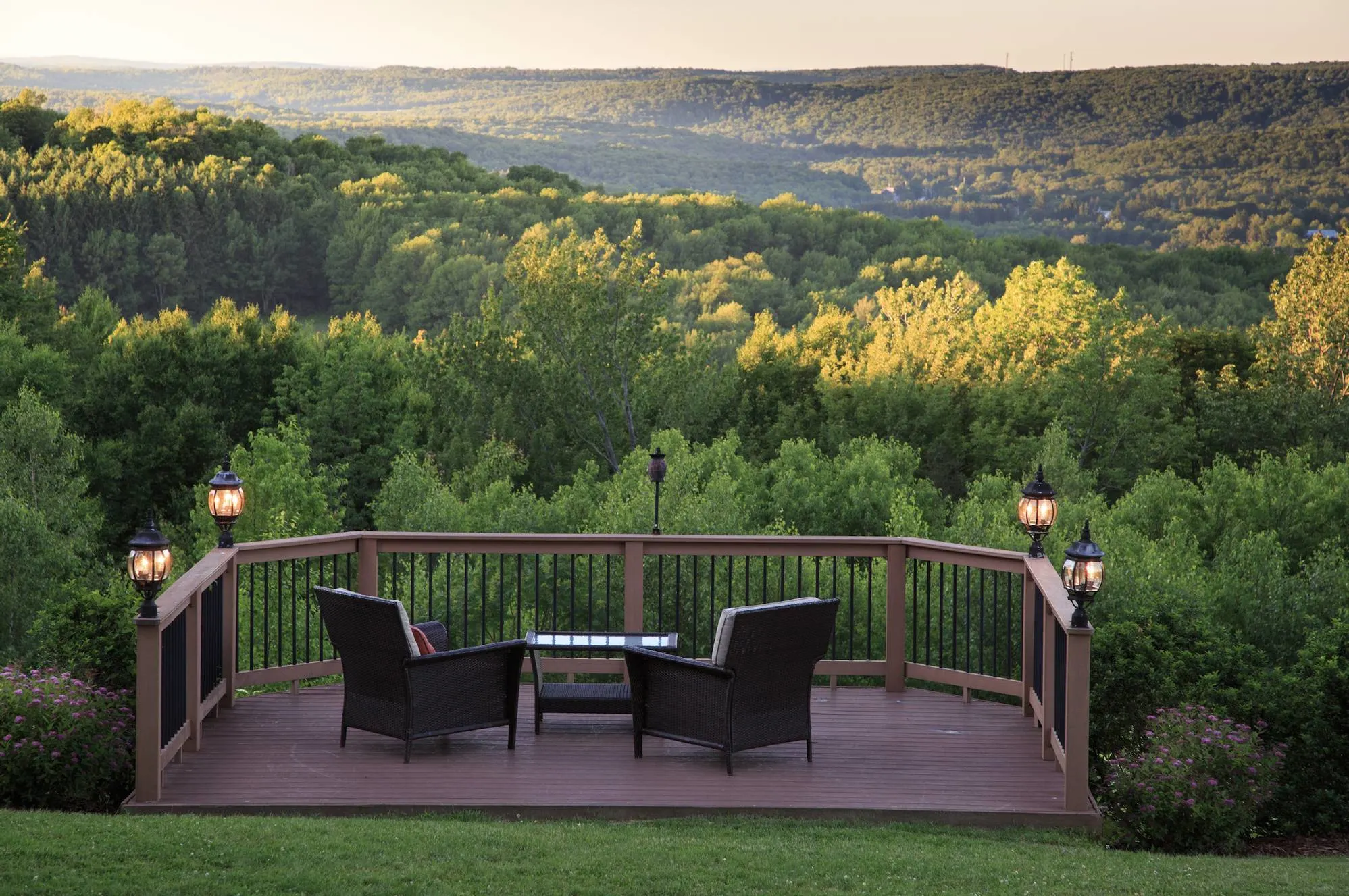 French Manor Inn Lookout